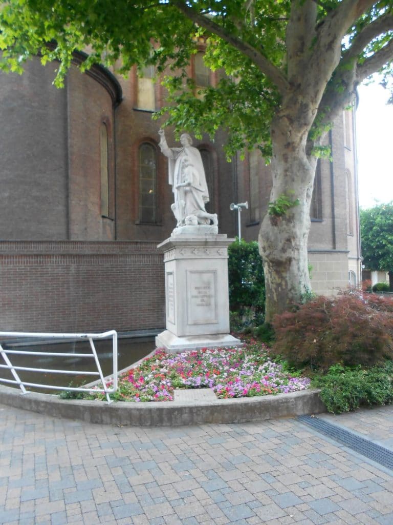 Giuseppe Benedetto Cottolengo's monument, Piccola Casa della Divina Provvidenza, Turin - 01