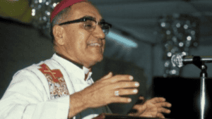 Sv. Oscar Romero: Od klerika bogatih do pastirja ubogih